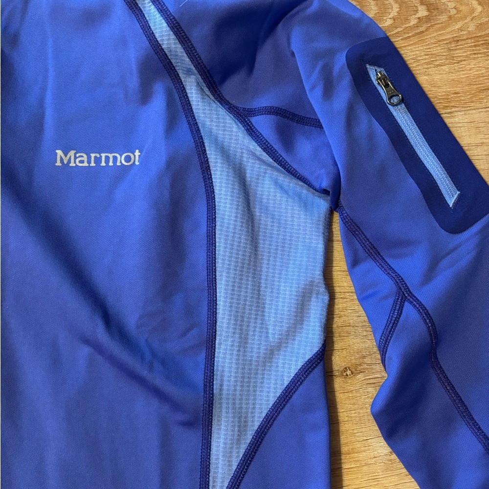 🚩SOLD 🚩Marmot Women's cornflower Blue thumb hole 1/2 zip jacket size Medium - Picture 3 of 8
